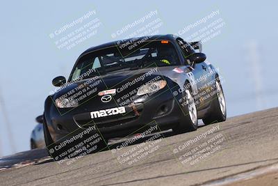 media/Oct-26-2025-CalClub SCCA (Sun) [[8ce1e69566]]/Group 2/Grapevine/